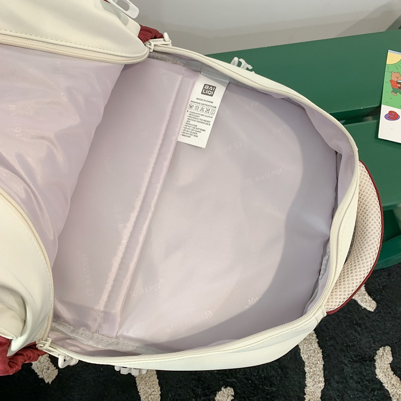 Wide-shoulder strap schoolbag for girls, Korean style Instagram fresh and simple backpack for primary school students, Japanese school style student backpack Application Scenario
