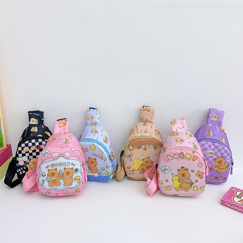 Children's chest bag, Capibara, cute cartoon, kids' single-shoulder crossbody bag, outdoor casual small change bag for boys and girls full figure