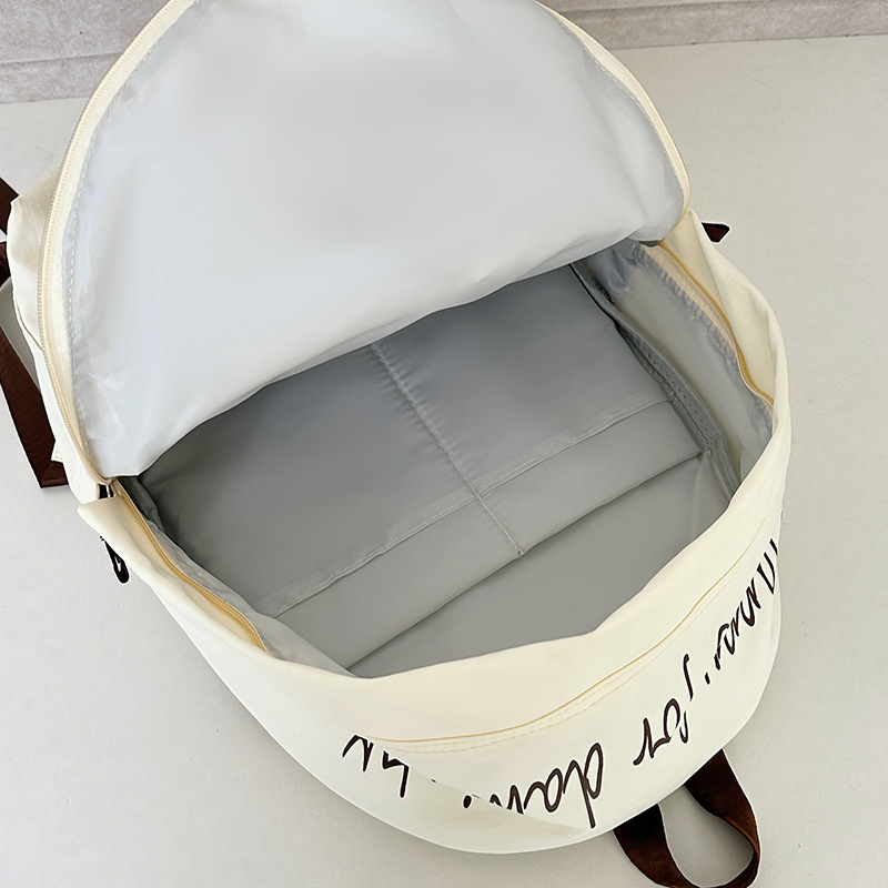 The new schoolbag is a Japanese-style Instagram soft, cute and lightweight backpack with a high level of appearance and a college style. It is a backpack for college students to attend classes Specification drawing