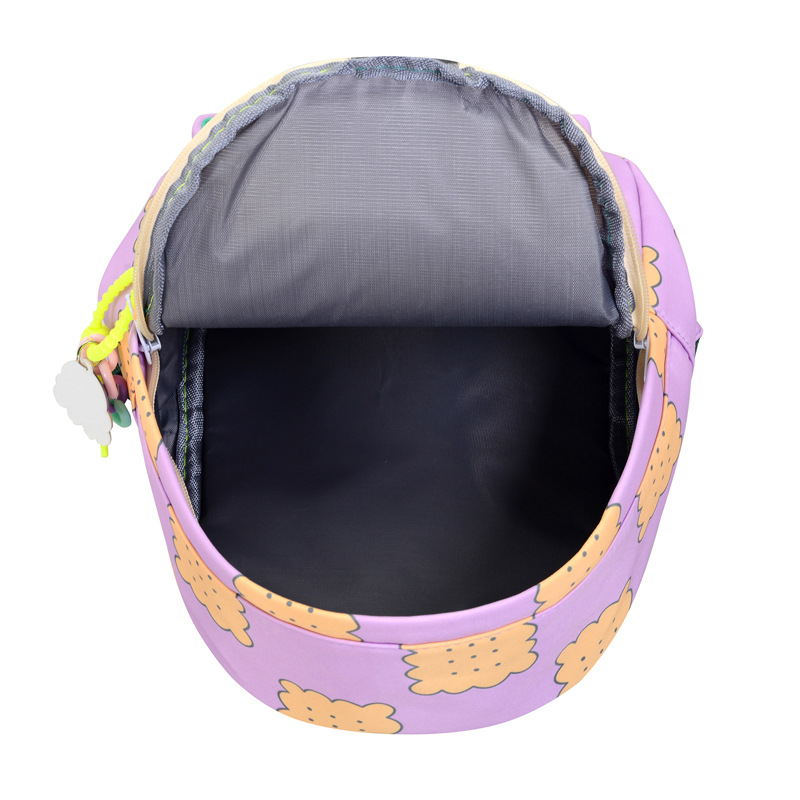 Korean-style fashionable, cute and stylish girl backpack, versatile children's cartoon schoolbag, casual spring outing backpack Application Scenario