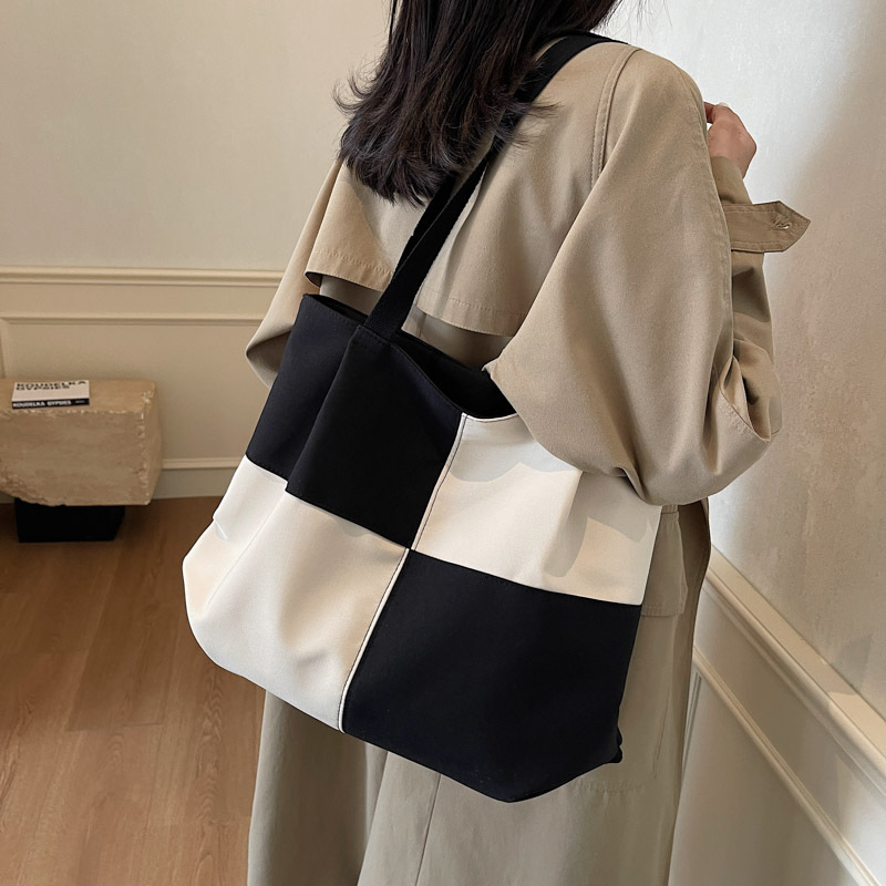 High appearance level forest-style canvas bag, color-blocking and fashionable large-capacity tote bag, student class bag, commuting single-shoulder bag full figure