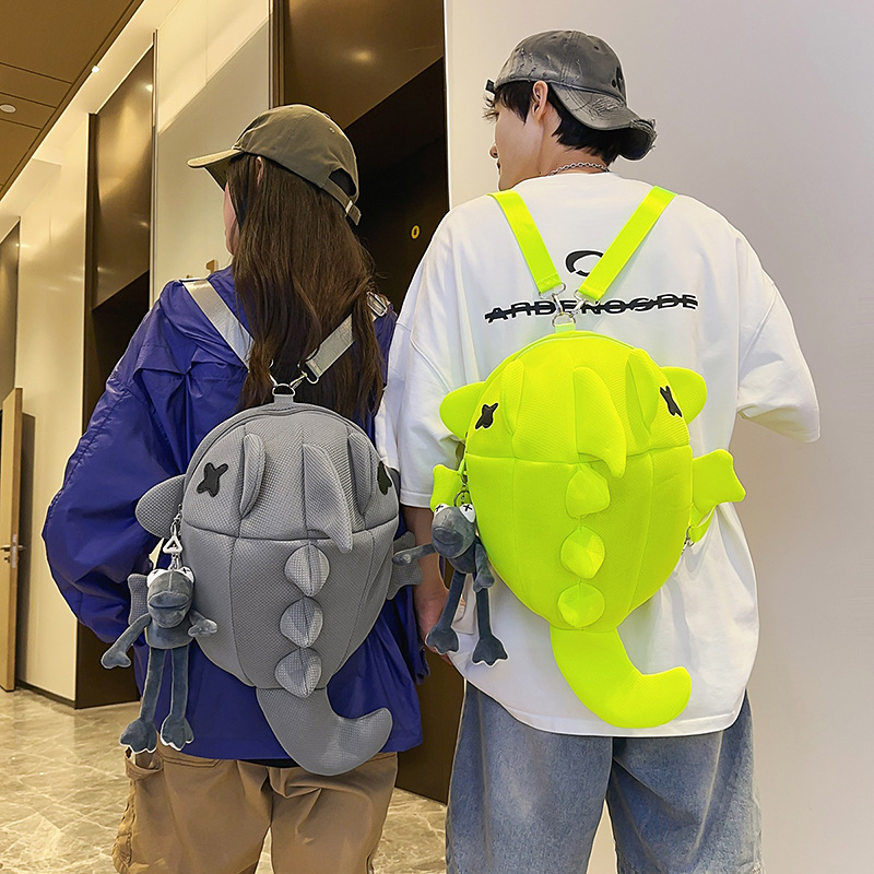 The new Japanese shark backpack is a versatile large-capacity backpack for couples and a trendy, niche backpack for men's casual travel full figure