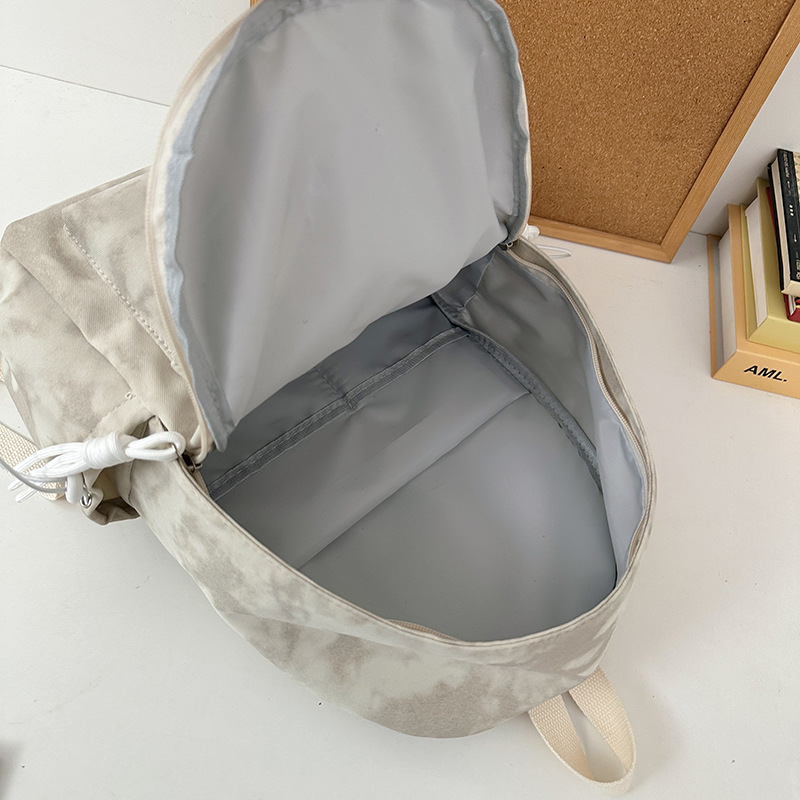 Schoolbag for female college students, Instagram high appearance level, simple solid color fresh and clean backpack, 2025 new high school student backpack Application Scenario