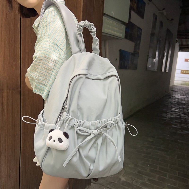A new Korean-style, ins, niche design, lightweight, artistic, solid-color, large-capacity backpack for female college students Application Scenario