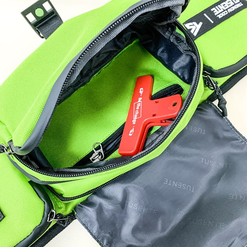 Men's chest bag, ins trendy brand sports crossbody bag, outdoor commuting backpack, women's large-capacity cycling bag, couple's waist bag Application Scenario