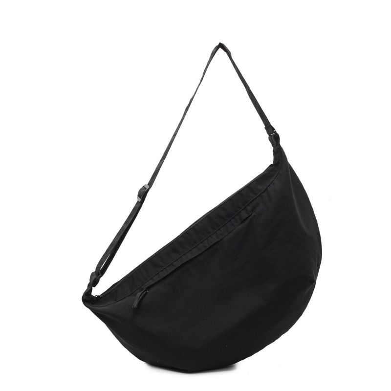 2025 New minimalist style lightweight and large-capacity casual crossbody bag, men's and women's dumpling bag, versatile travel single-shoulder bag Item Picture