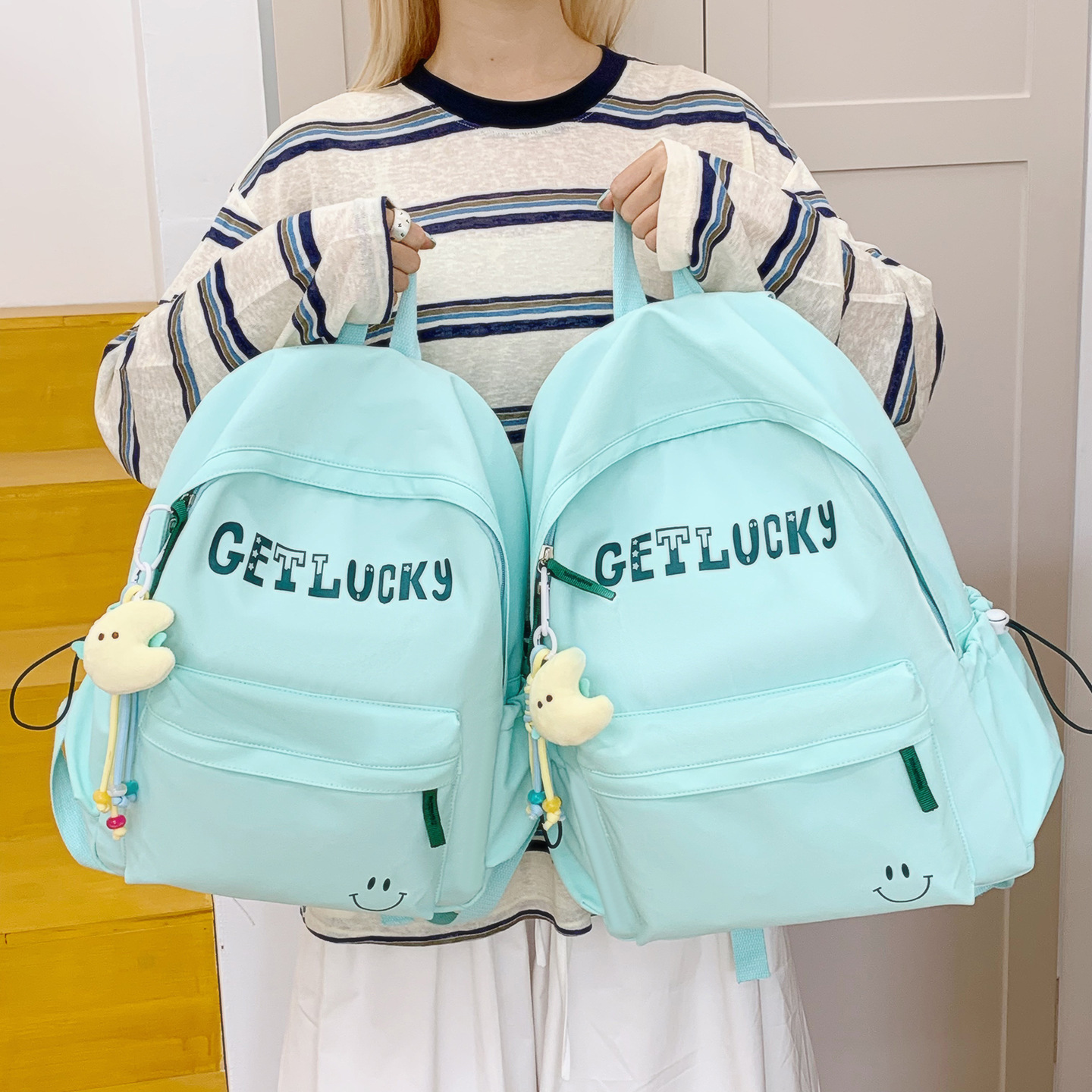 A new high-appeal, fresh and sweet macaron-colored backpack from Japanese Instagram, a simple and lightweight backpack for junior and senior high school students full figure