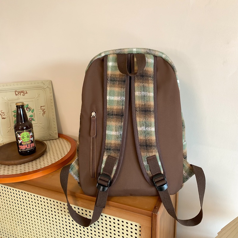 Japanese-style autumn and winter retro woolen checkered junior high school schoolbag for girls, Korean-style artistic college student commuting backpack Specification drawing