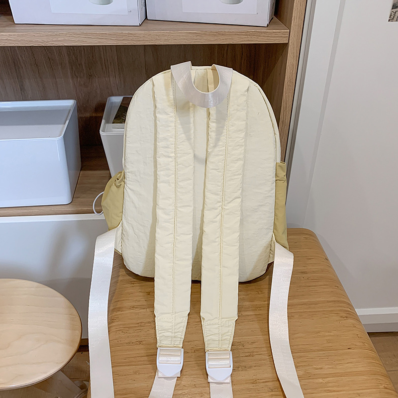 Summer's new casual and lightweight travel backpack, a color-blocking children's outdoor spring outing and study backpack with a high school girls' appearance level Specification drawing