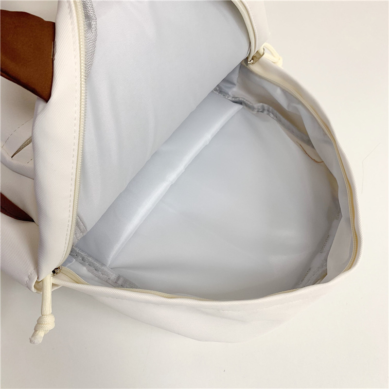 Japanese-style Instagram casual and versatile cartoon schoolbag, cute travel backpack for college students, and backpack for high school students Application Scenario