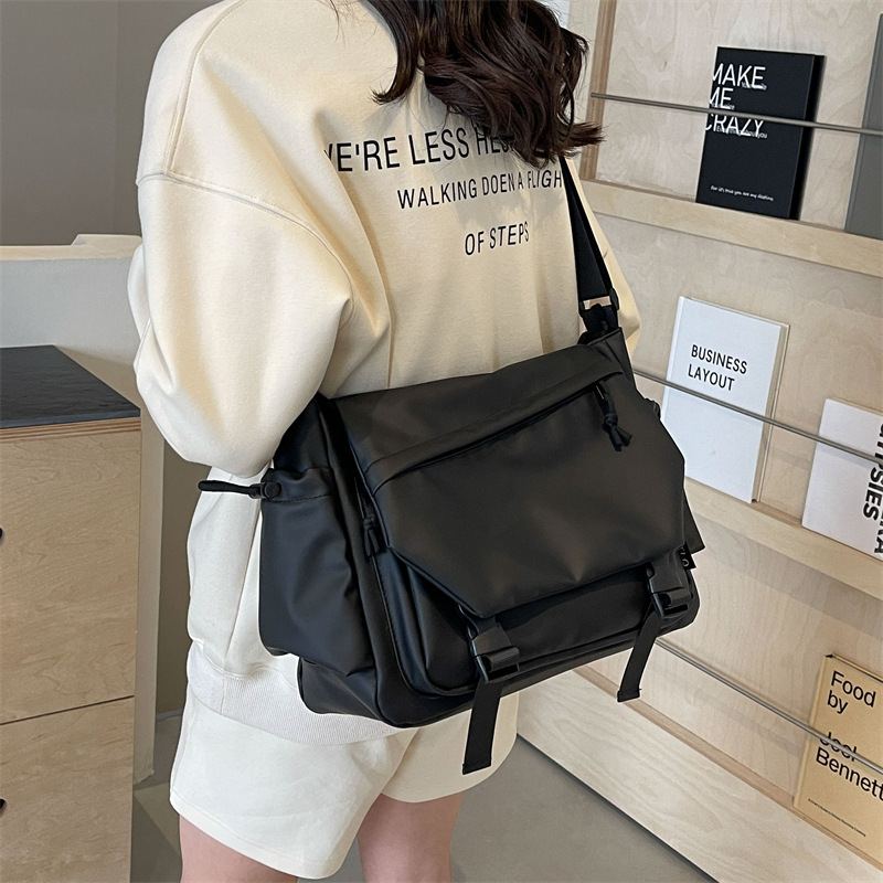 Workwear-style crossbody bag, men's trendy brand, Japanese hip-hop Instagram crossbody bag, sporty and casual, cool and stylish women's cycling single-shoulder bag details Picture