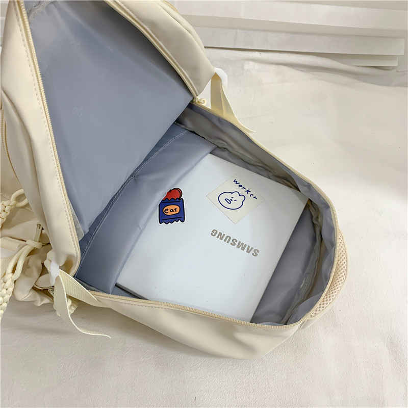 Girls' forest-style, fresh and light middle school backpack, large-capacity, lightweight Korean version, casual backpack for primary school students Application Scenario