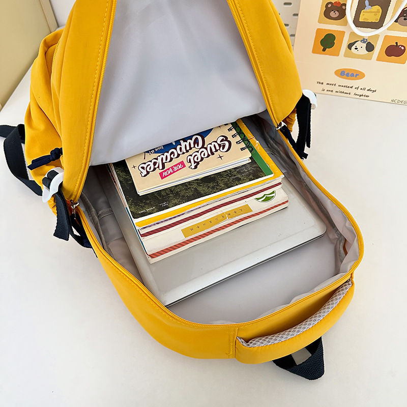 A new Korean-style Instagram backpack with a high aesthetic level, fresh and sweet candy color, and a simple and lightweight backpack for junior and senior high school students Application Scenario