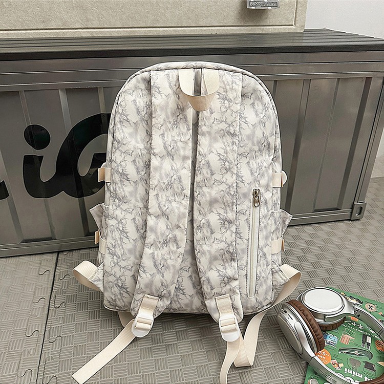 The 2025 new backpack is a lightweight, casual and simple outdoor travel bag. It has a large capacity and is versatile for junior and senior high school students Specification drawing