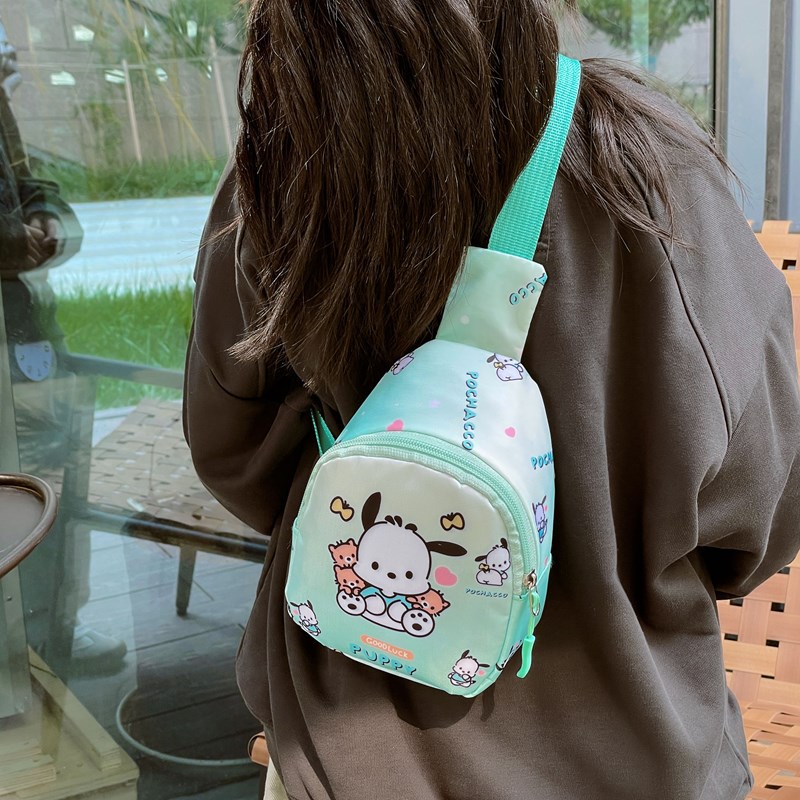 The new children's bags are cartoonish and cute. Boys and girls can carry small crossbody backpacks when going out. Baby coin purses and children's chest bags Application Scenario