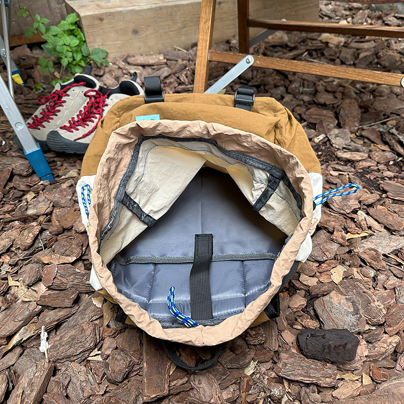 A new high-appeal, fresh and sweet, drawstring badminton bag from Forest-themed ins, a lightweight and large-capacity backpack for women Application Scenario