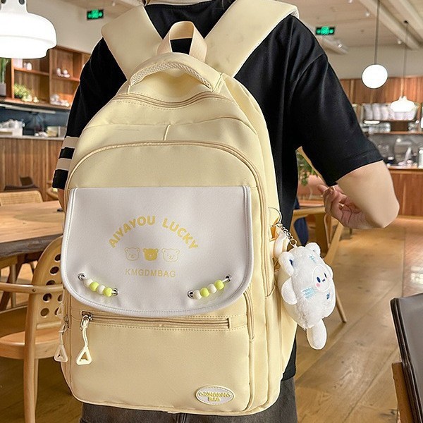 A new Japanese-style Instagram backpack with a high level of appearance, fresh and sweet candy color, and a color-blocking and lightweight travel backpack full figure