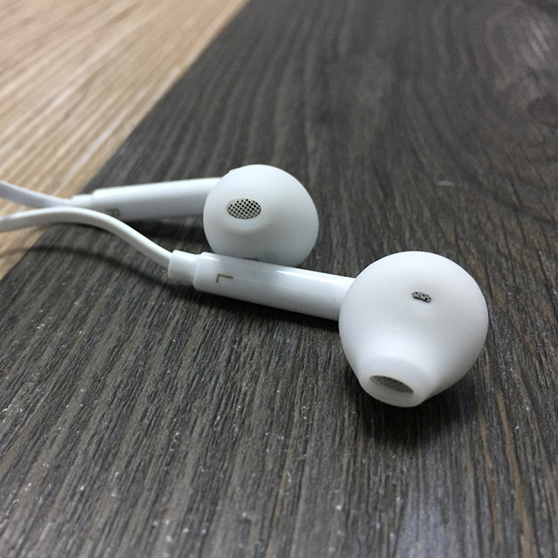 The new galaxy/S6/s7 edge mobile phone wire-tuned bass headphones with in-ear ear tips details Picture