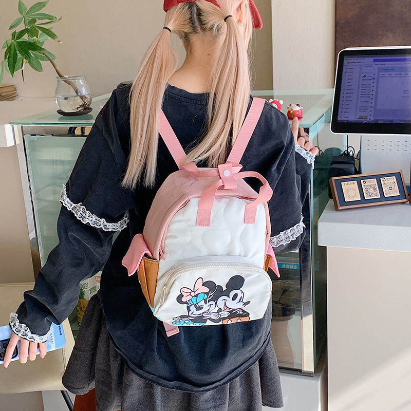 New fashionable and versatile backpacks, cute cartoon and anime light backpacks for college students, and cute schoolbags for kindergartens full figure
