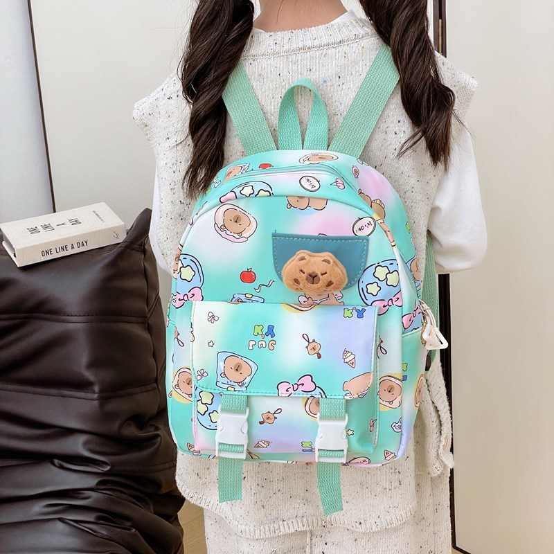 The 2025 new style of fashionable and sweet backpacks for girls, cute cartoon school bags for primary school students, and children's backpacks for outings Application Scenario