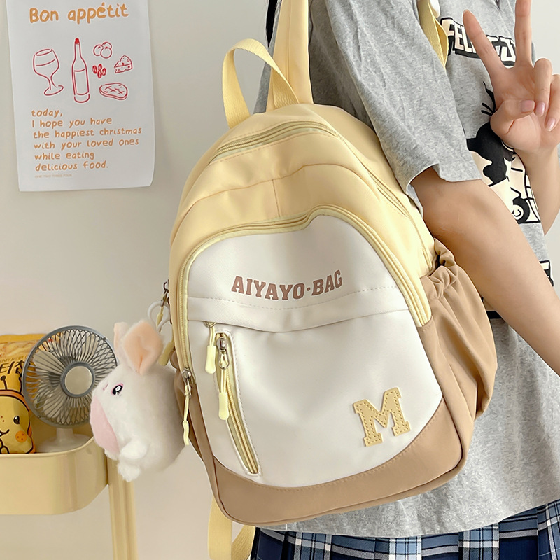 A small backpack for children's spring outing and study tour, a Japanese-style Instagram sweet color contrast forest-style mini backpack for girls' travel and shopping details Picture