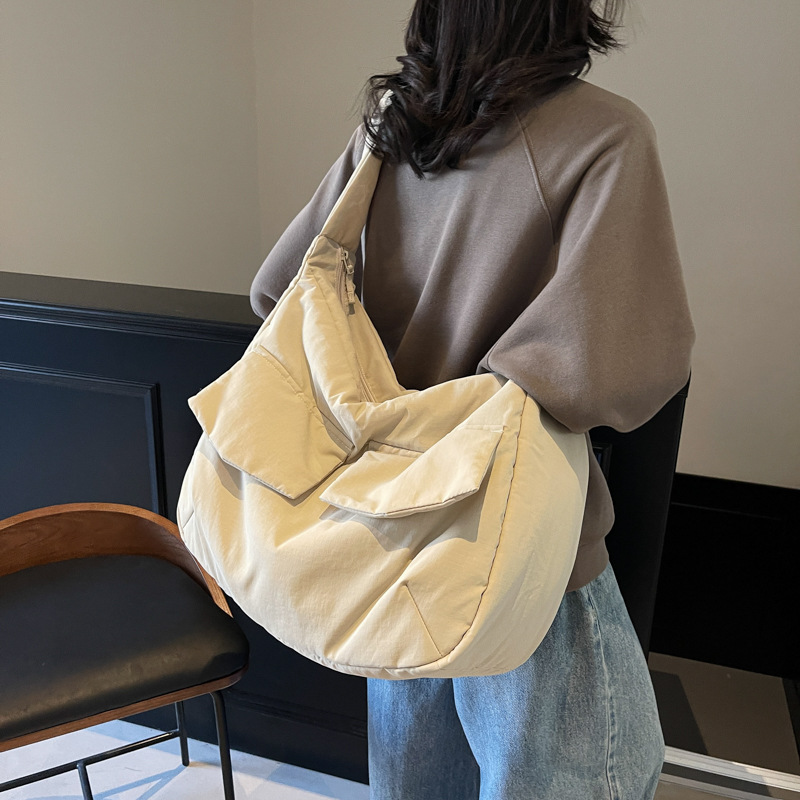 Korean style simple and versatile tote bag for women, Spring 2025 new large-capacity fabric bag, laid-back style single-shoulder crossbody bag full figure