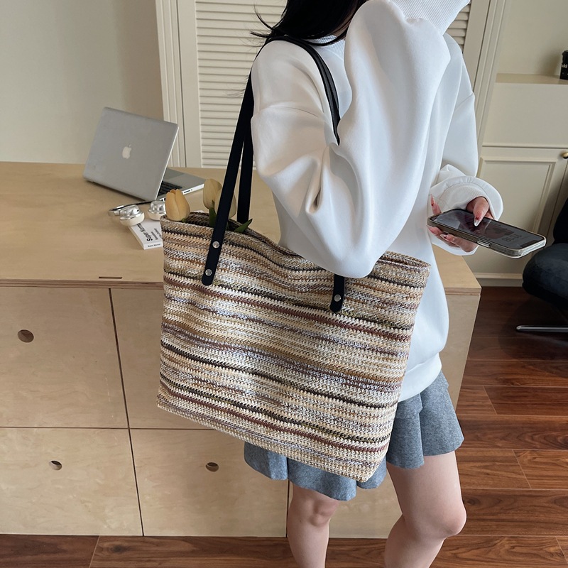 New ins rainbow color-blocking striped hand-woven straw bag, forest style casual and versatile, seaside vacation single-shoulder bag full figure