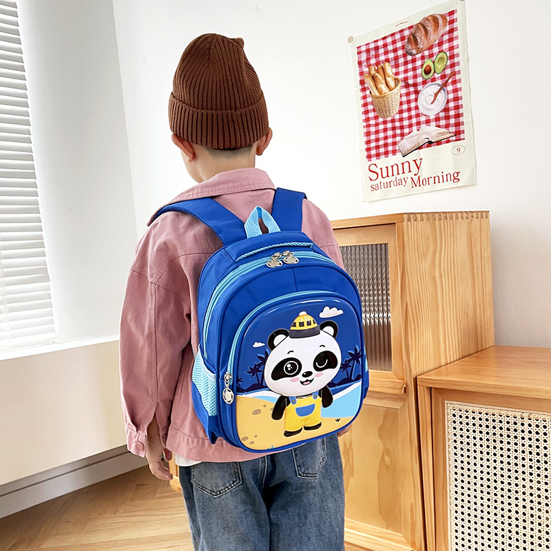 Kindergarten schoolbags for boys and girls aged 3-4, lightweight small class children's backpacks, cute cartoon hard-shell backpacks full figure