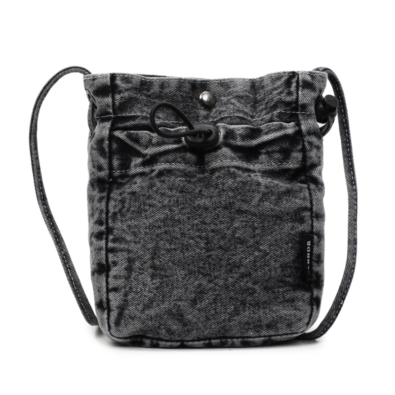 Japanese-style ins retro single-shoulder bag, Korean-style casual and simple washed denim crossbody bag, versatile mobile phone bag for travel Item Picture