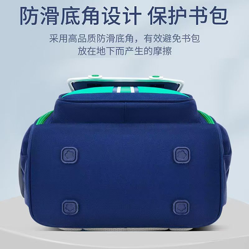 Wholesale of primary school schoolbags, children's lightweight backpacks, large-capacity one-piece backpacks, British-style schoolbags for boys and girls Application Scenario