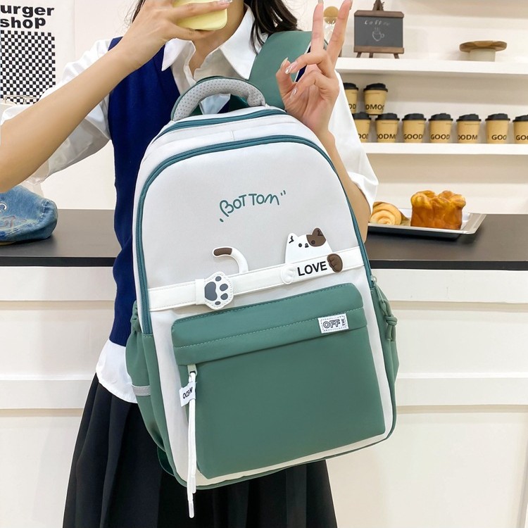 New type of schoolbag for primary school students in grades five and six and junior high school students, large-capacity, lightweight backpack manufacturer Application Scenario