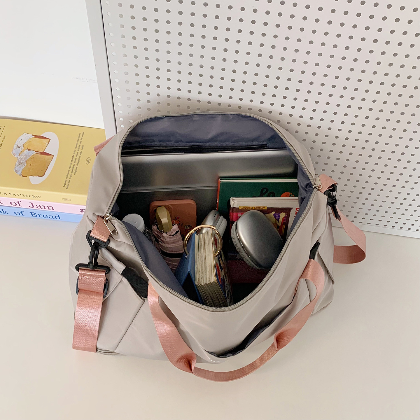 New short-distance travel bag for women, high appearance level, large capacity, dry-wet separation, sports fitness yoga bag, back-to-school travel bag Application Scenario