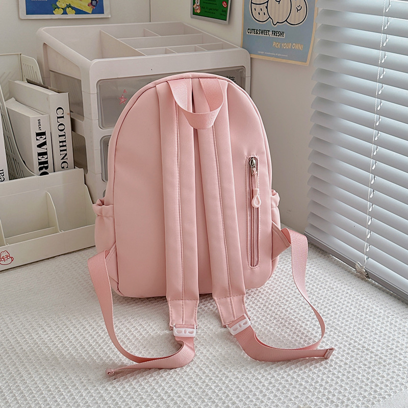 A Japanese girl with a high level of appearance, a mini backpack for traveling and shopping on Instagram, and a cute little backpack for children's spring outings and study Tours Specification drawing
