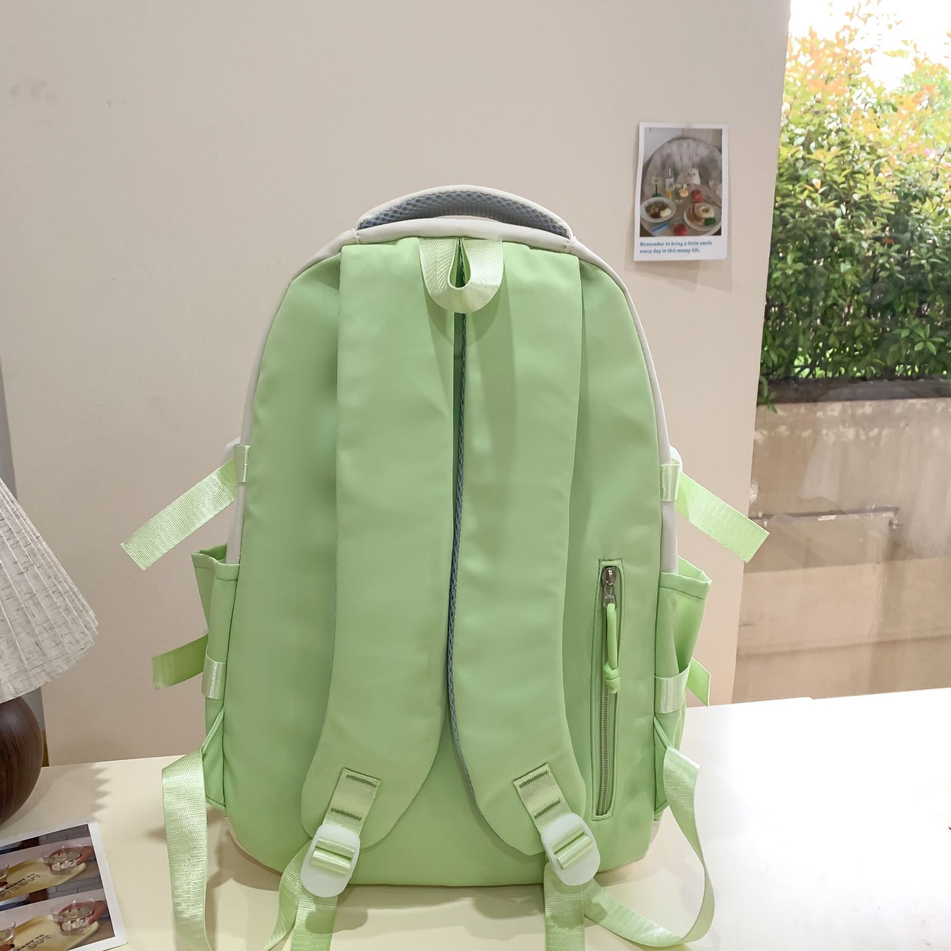 Summer's new, fresh and color-blocked schoolbag, a Korean version of the ins school style backpack for students in grades three to six Specification drawing