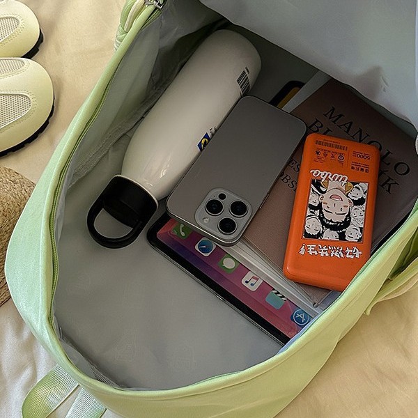 A new high-appearance-level, fresh and sweet candy-colored backpack from Forest-themed ins, a lightweight travel backpack for junior and senior high school students Application Scenario
