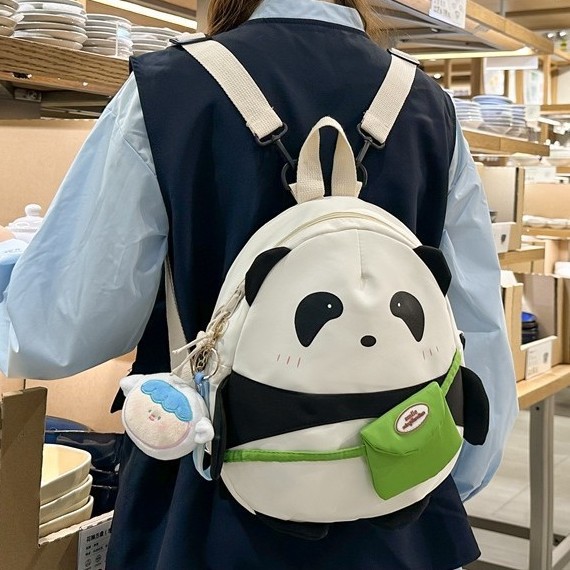 The new high-appeartion-level national trend fresh and cute panda crossbody bag is a light backpack for primary and secondary school students to go shopping and travel full figure