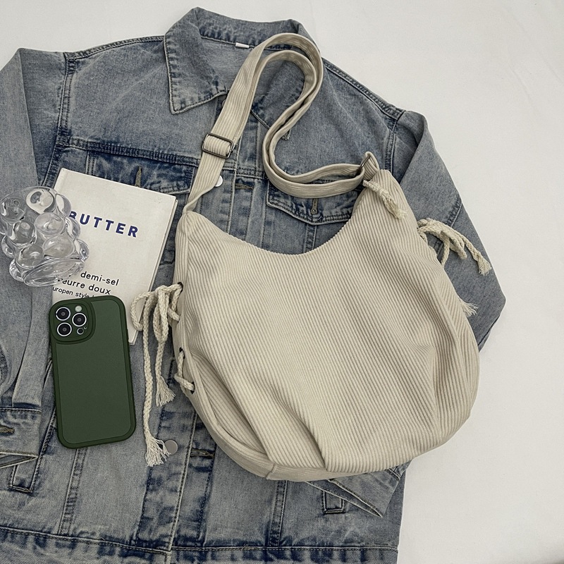 Large-capacity corduroy crossbody bag for women, 2024 new winter casual and versatile tote bag, fashionable commuting single-shoulder bag Specification drawing