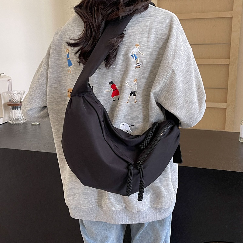 Korean style Instagram trendy casual dumpling bag crossbody bag 2025 New fashionable large-capacity single-shoulder bag Versatile women's bag details Picture