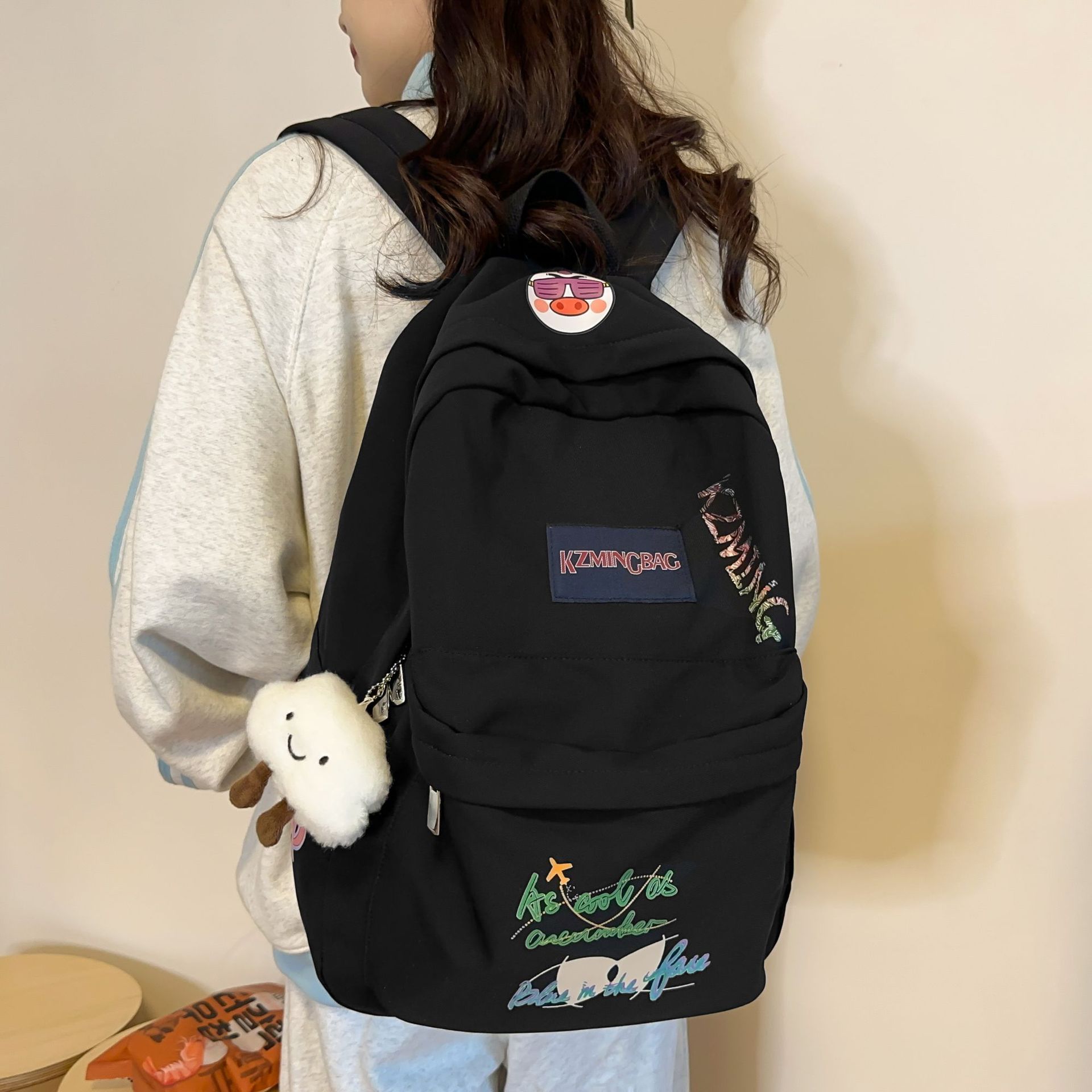 New Korean-style Instagram painted graffiti schoolbag for girls, a fresh and simple school-style backpack for primary school students full figure