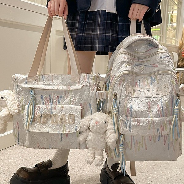 Schoolbag for girls, 2025 new style, large-capacity high appearance level bag for junior high school students, high school girl backpack full figure