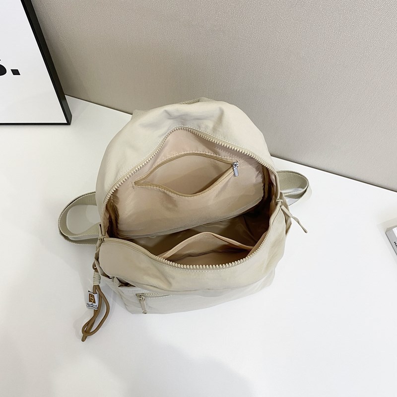 A new, fashionable and versatile backpack for women in 2025, suitable for college students' daily commutes and outdoor spring outings, as well as small backpacks for mountain climbing Application Scenario