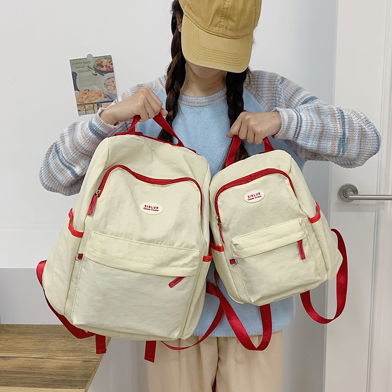 A new Japanese-style backpack in various sizes, featuring a simple yet large-capacity design for junior high school students. It has a high level of appearance and is a versatile and casual backpack full figure