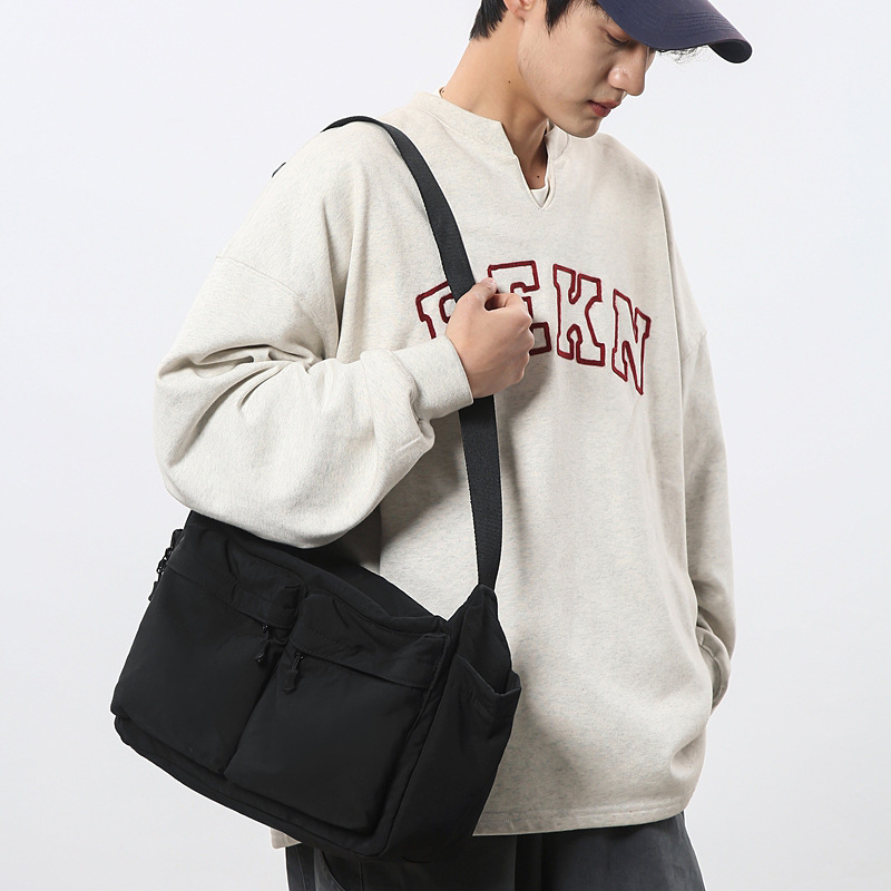 Single-shoulder bag for men and women, Japanese-style casual large-capacity men's crossbody bag, sports commuting backpack, portable messenger bag for going out details Picture
