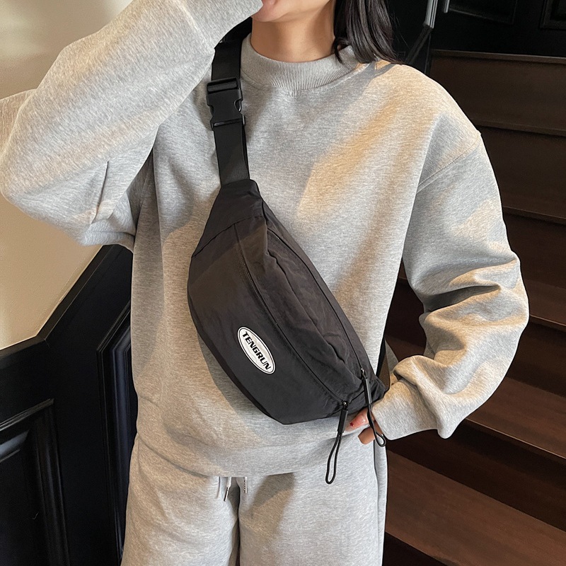 Spring casual chest bag, men's trendy crossbody bag, lightweight phone bag, student Japanese-style sports small backpack, single-shoulder bag details Picture