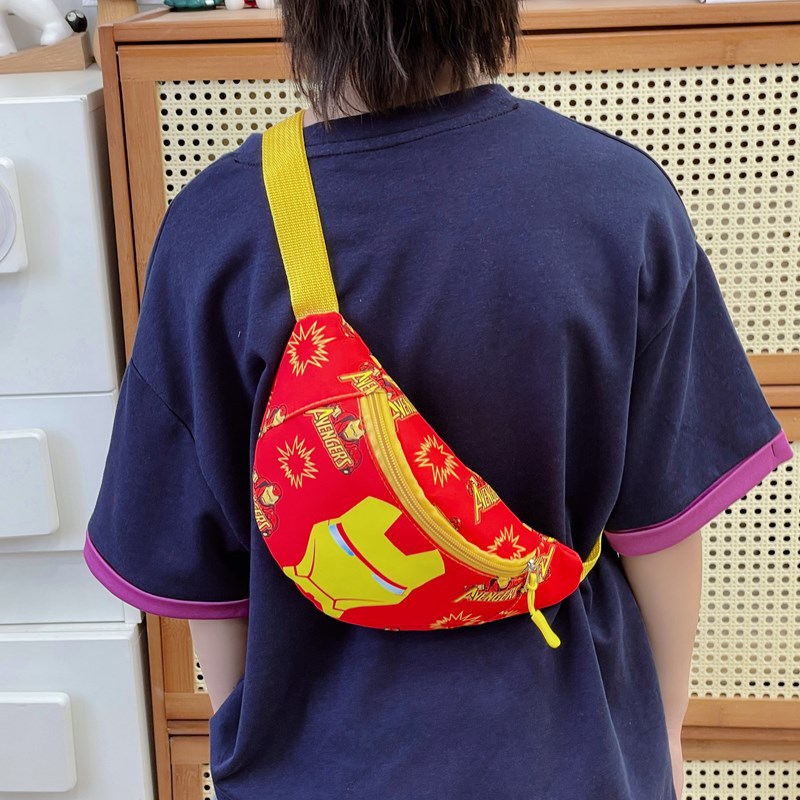 New cartoon children's crossbody bag, lightweight for going out, boys' chest bag, kids' coin purse, cute baby chest bag Application Scenario
