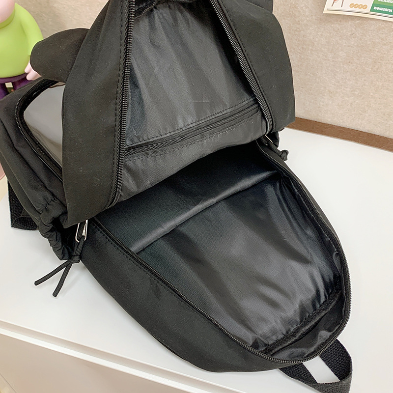 High-appearance-level ins-style schoolbag, junior high school girls' backpack, high school students' large-capacity cute pain bag, detachable backpack Application Scenario