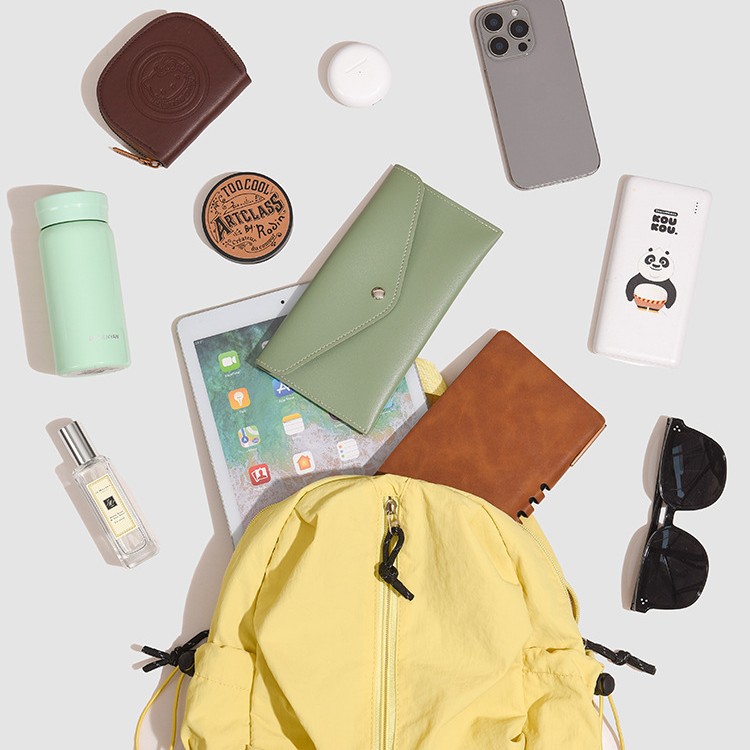 New schoolbag for girls, junior and senior high school students, backpack for girls, Korean version, casual, large-capacity, simple and solid color backpack Application Scenario