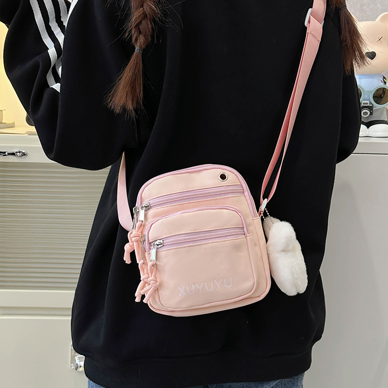 The 2025 new style of fashionable and versatile single-shoulder crossbody bag for women, large-capacity and cute commuter tote bag, casual and simple hand-carry full figure