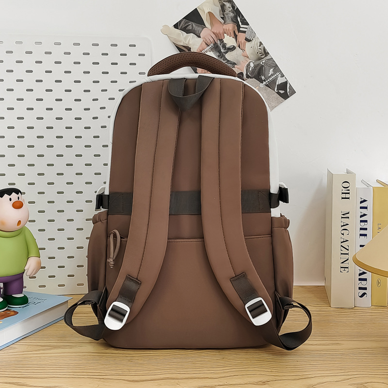 Cute and soft, large-capacity schoolbag for primary school students from grades three to six, lightweight, lightweight, versatile, casual and sweet backpack Application Scenario