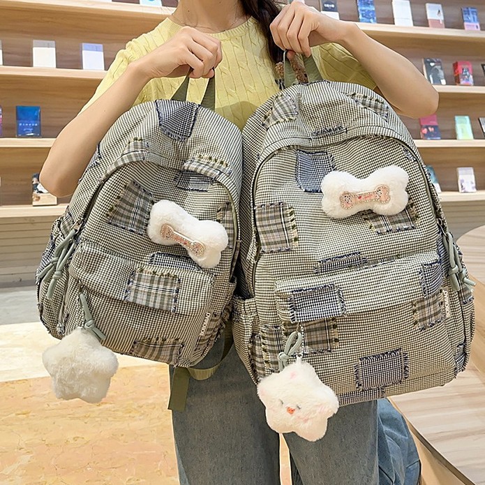 High-appearance-level ins cute checkered backpack for college students, lightweight and casual schoolbag, large-capacity commuter backpack for girls details Picture